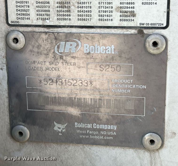 image for item NJ9543 2003 Bobcat S250 skid steer loader