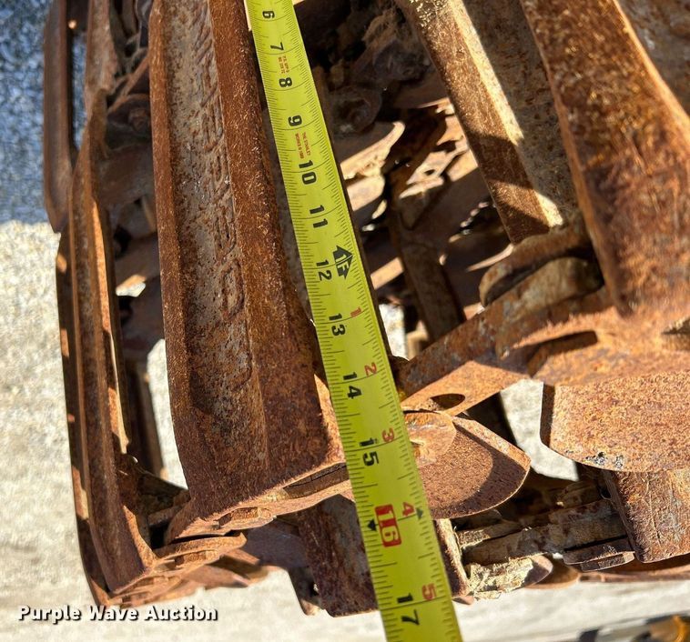 image for item NJ9543 2003 Bobcat S250 skid steer loader