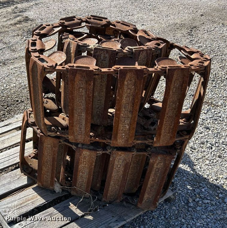 image for item NJ9543 2003 Bobcat S250 skid steer loader