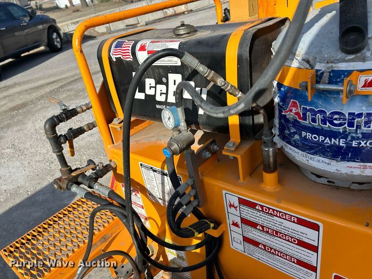 image for item NJ9544 LeeBoy L150 tack distributor