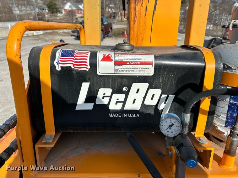 image for item NJ9544 LeeBoy L150 tack distributor