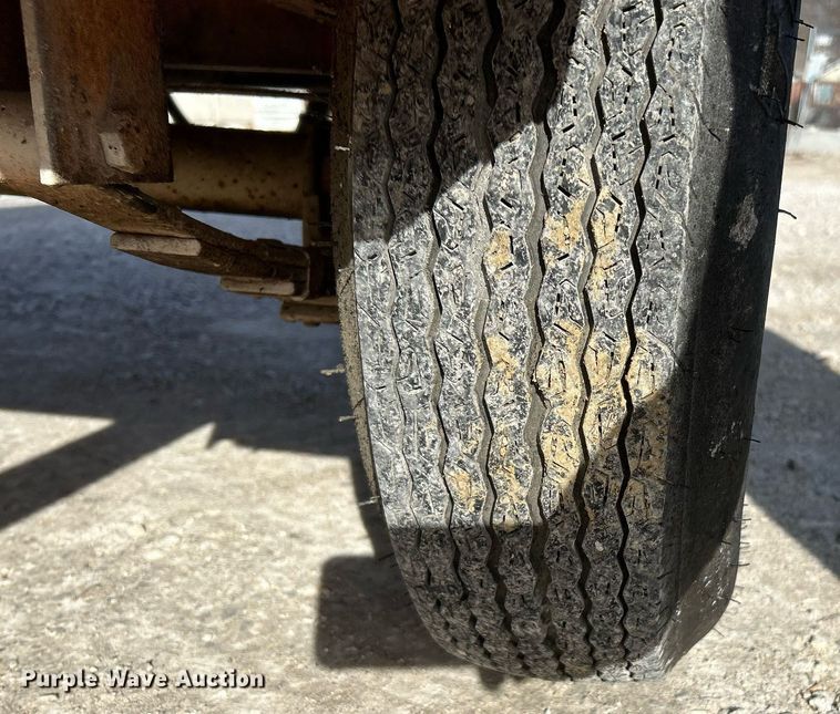 image for item NJ9544 LeeBoy L150 tack distributor