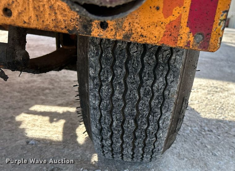 image for item NJ9544 LeeBoy L150 tack distributor