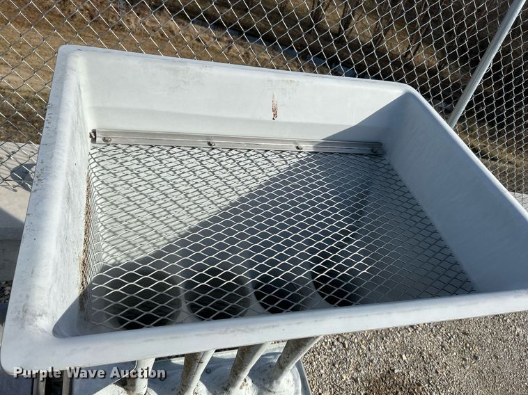 image for item NJ9545 (2) Whelen WPS4004 emergency sirens