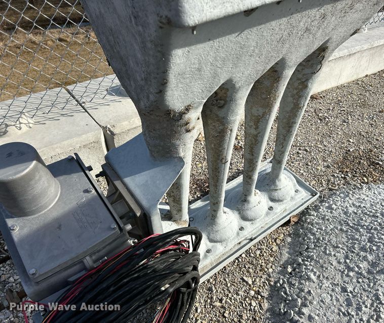 image for item NJ9545 (2) Whelen WPS4004 emergency sirens