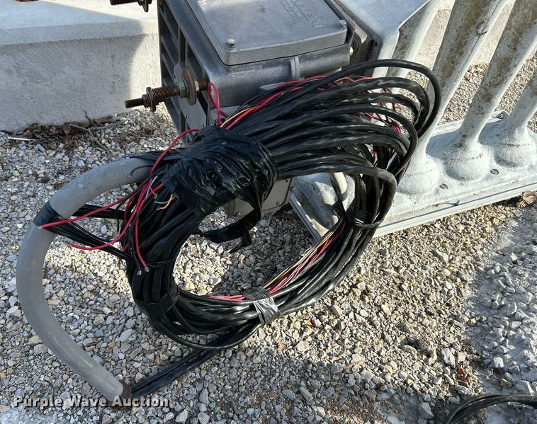 image for item NJ9545 (2) Whelen WPS4004 emergency sirens