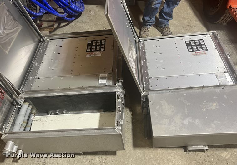 image for item NJ9545 (2) Whelen WPS4004 emergency sirens