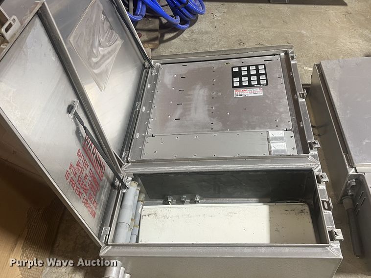 image for item NJ9545 (2) Whelen WPS4004 emergency sirens