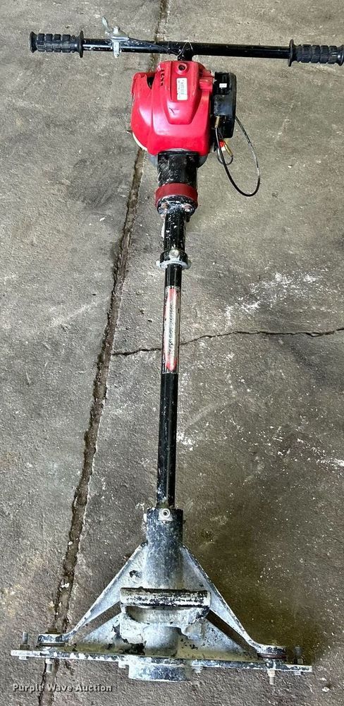 image for item NJ9547 Black Beauty vibrating screed