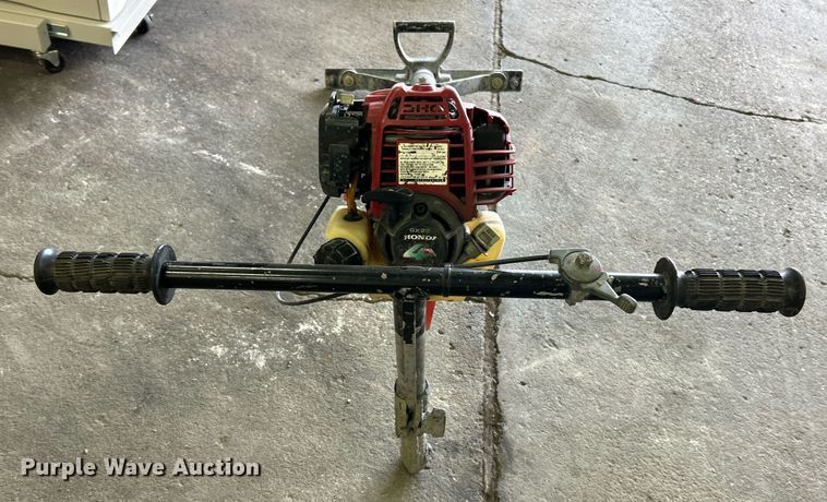 image for item NJ9547 Black Beauty vibrating screed