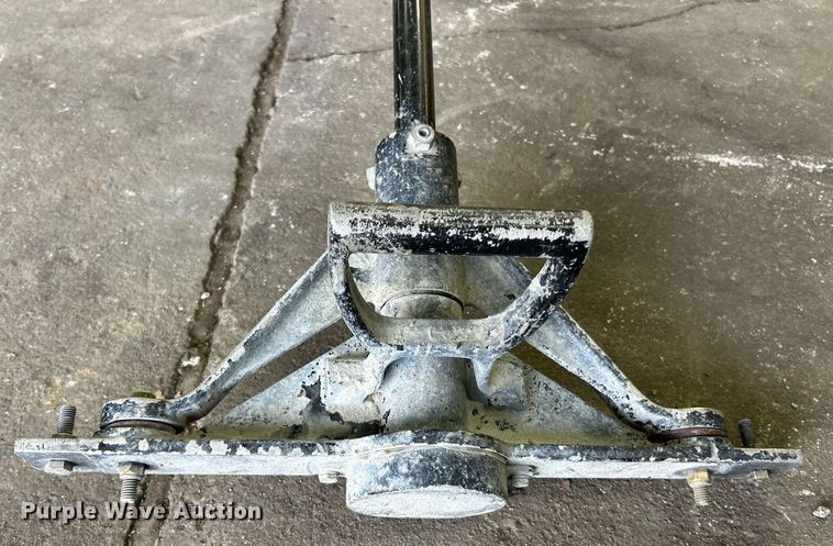 image for item NJ9547 Black Beauty vibrating screed