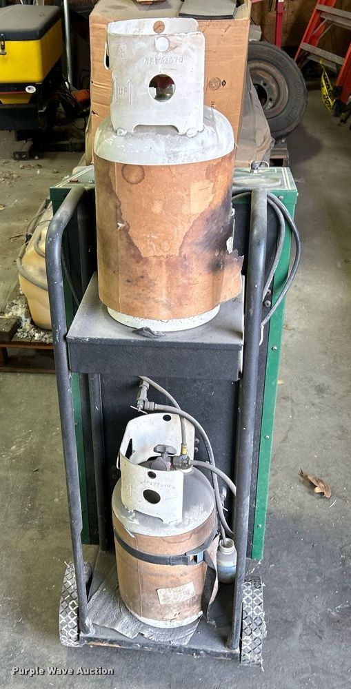 image for item NJ9557 Four Seasons  59900 refrigerant recycling and recharging system