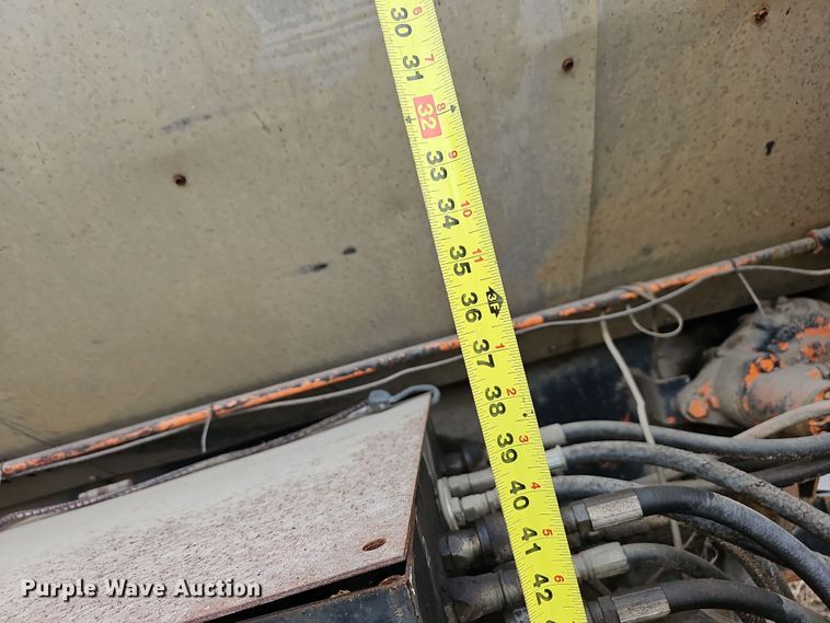 image for item NP9144 1994 International 4800 manure spreader truck