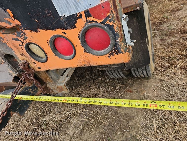 image for item NP9144 1994 International 4800 manure spreader truck