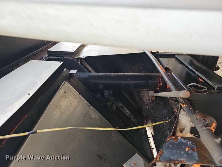 image for item NP9144 1994 International 4800 manure spreader truck