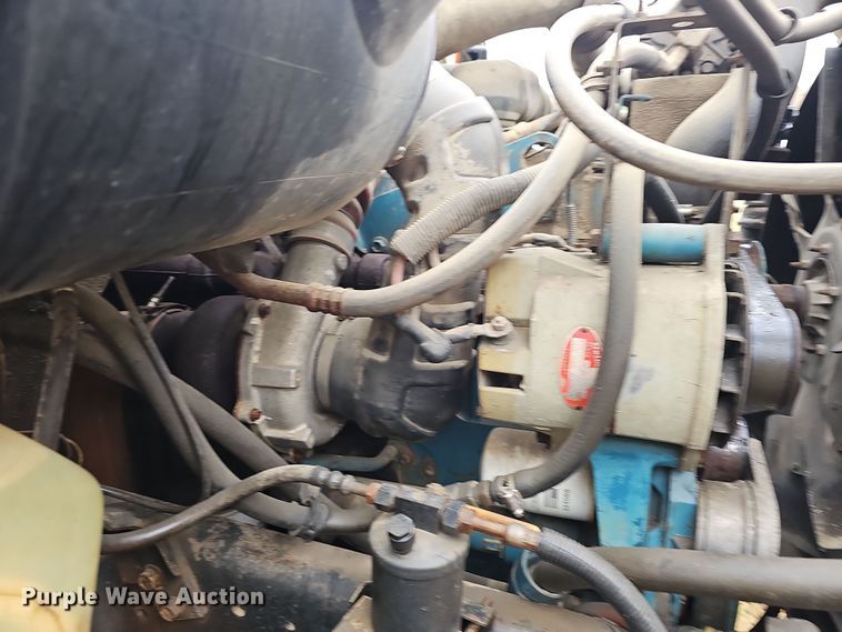 image for item NP9144 1994 International 4800 manure spreader truck