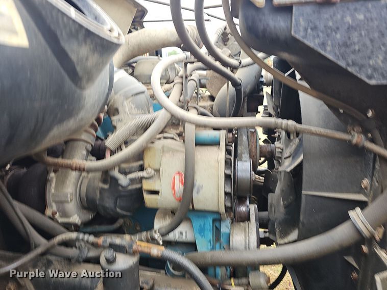 image for item NP9144 1994 International 4800 manure spreader truck