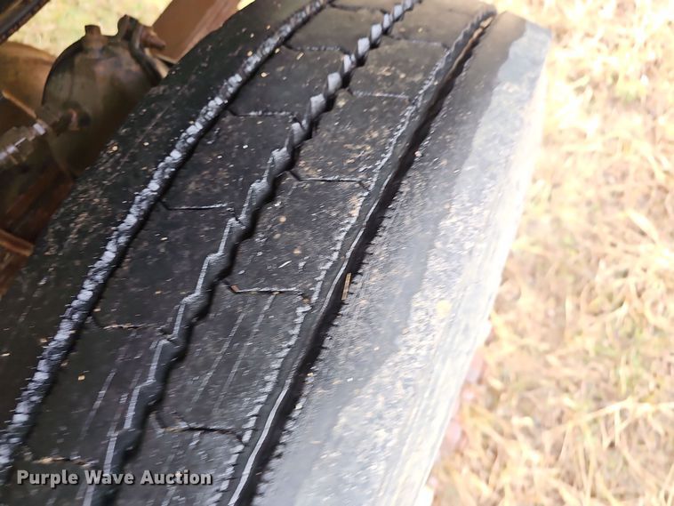 image for item NP9144 1994 International 4800 manure spreader truck