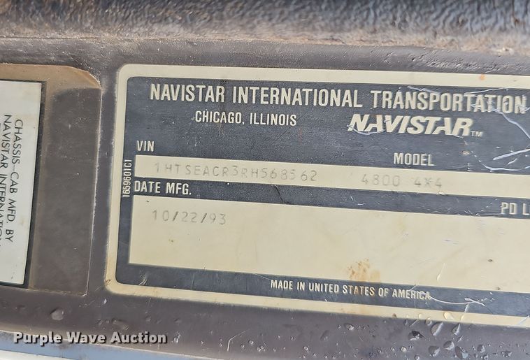 image for item NP9144 1994 International 4800 manure spreader truck