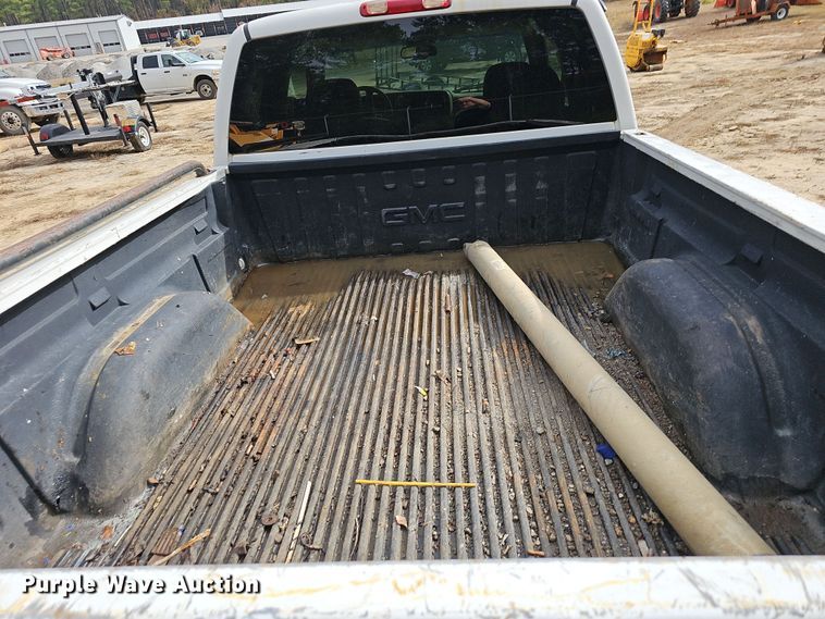 image for item NP9154 2004 GMC Sierra 1500 Ext. Cab pickup truck