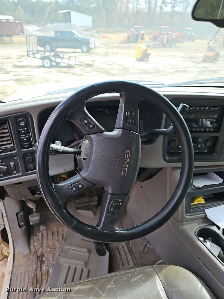 image for item NP9154 2004 GMC Sierra 1500 Ext. Cab pickup truck