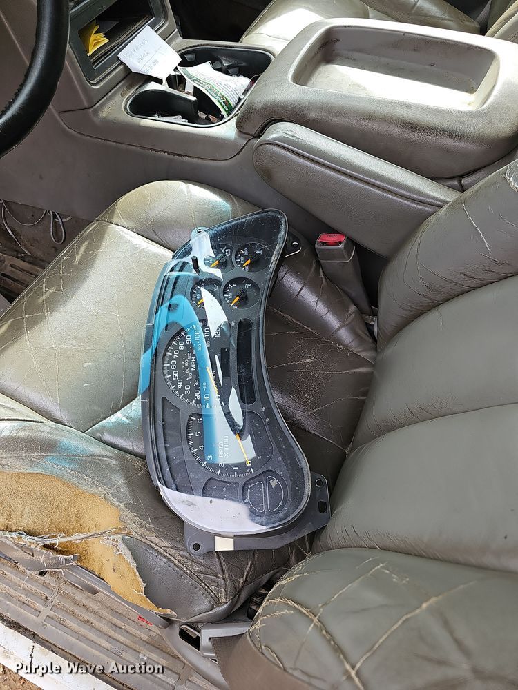 image for item NP9154 2004 GMC Sierra 1500 Ext. Cab pickup truck