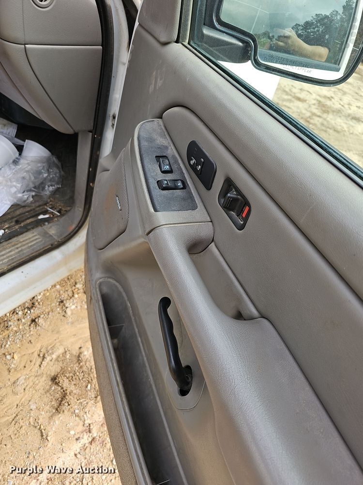 image for item NP9154 2004 GMC Sierra 1500 Ext. Cab pickup truck