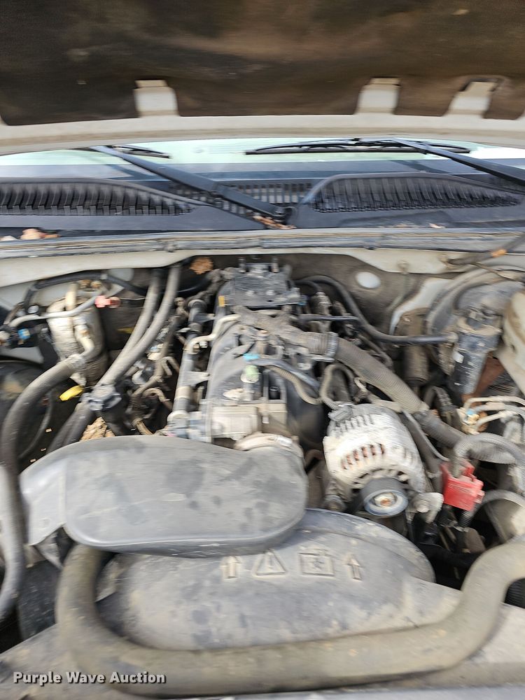 image for item NP9154 2004 GMC Sierra 1500 Ext. Cab pickup truck