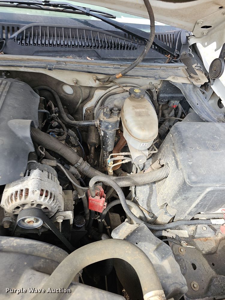 image for item NP9154 2004 GMC Sierra 1500 Ext. Cab pickup truck