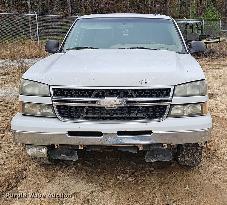 image for item NP9156 2007 Chevrolet  Silverado 1500 Crew Cab pickup truck