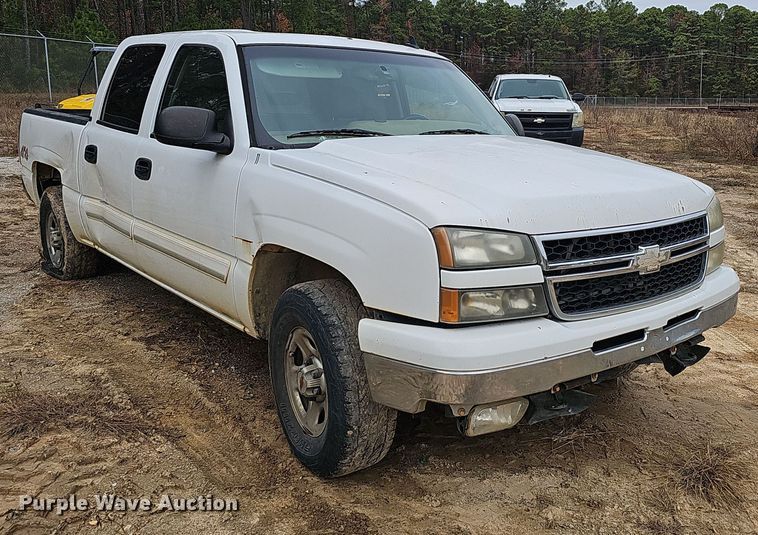 image for item NP9156 2007 Chevrolet  Silverado 1500 Crew Cab pickup truck