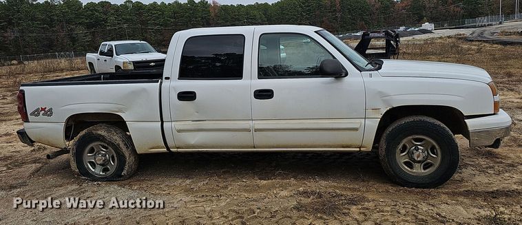 image for item NP9156 2007 Chevrolet  Silverado 1500 Crew Cab pickup truck