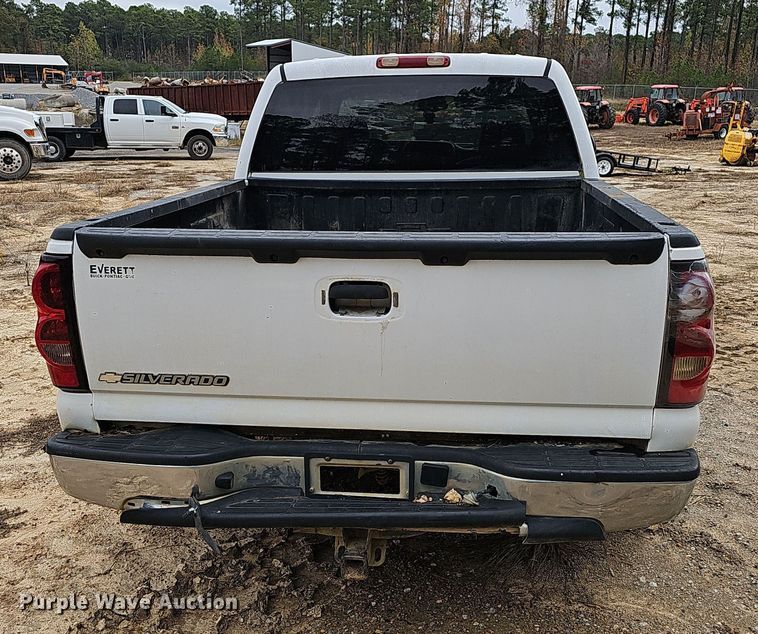 image for item NP9156 2007 Chevrolet  Silverado 1500 Crew Cab pickup truck