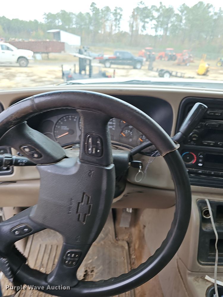 image for item NP9156 2007 Chevrolet  Silverado 1500 Crew Cab pickup truck