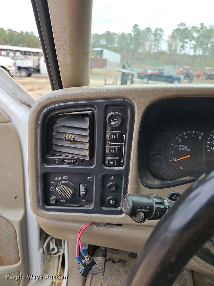 image for item NP9156 2007 Chevrolet  Silverado 1500 Crew Cab pickup truck