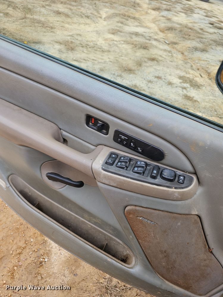 image for item NP9156 2007 Chevrolet  Silverado 1500 Crew Cab pickup truck