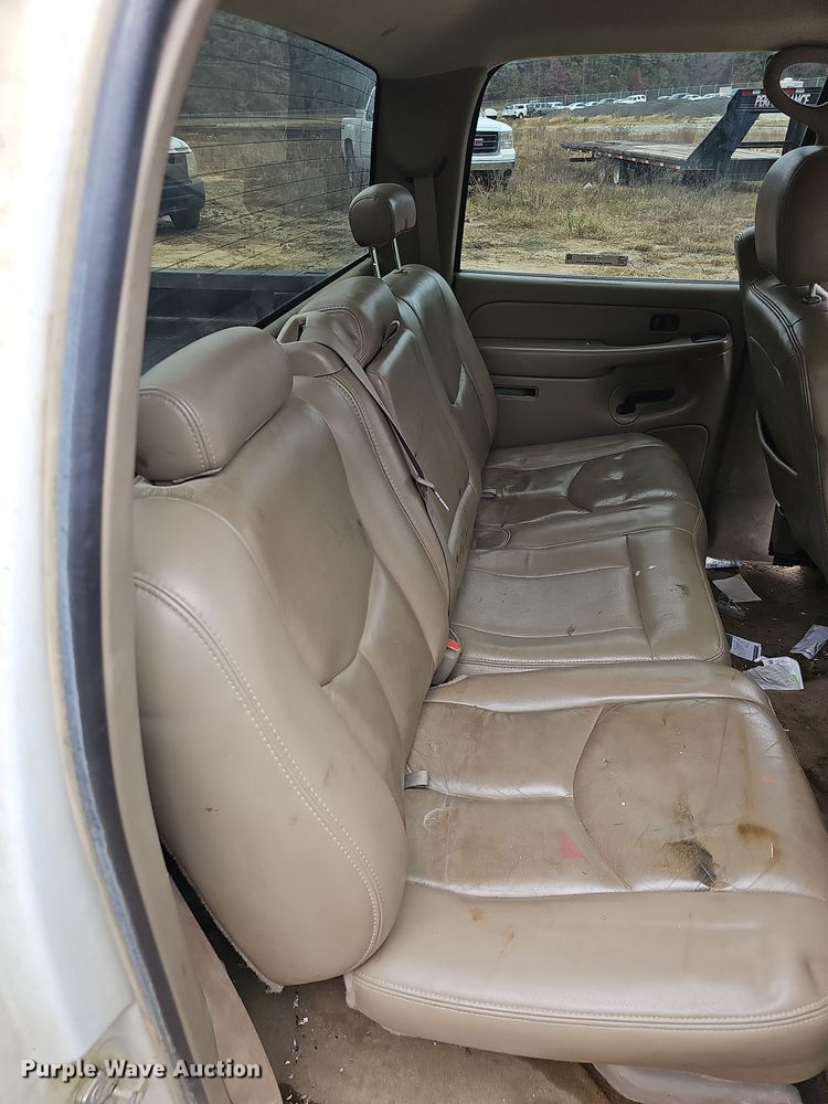 image for item NP9156 2007 Chevrolet  Silverado 1500 Crew Cab pickup truck