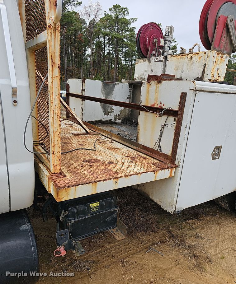 image for item NP9161 2008 Ford F750 Super Duty XL utility / service truck