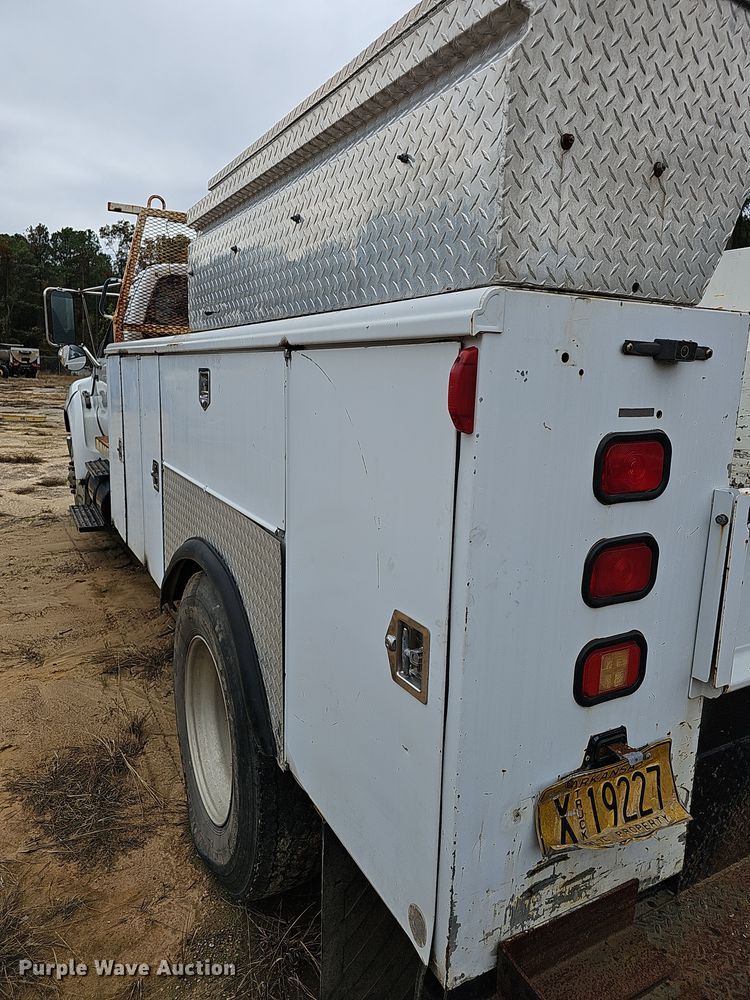 image for item NP9161 2008 Ford F750 Super Duty XL utility / service truck