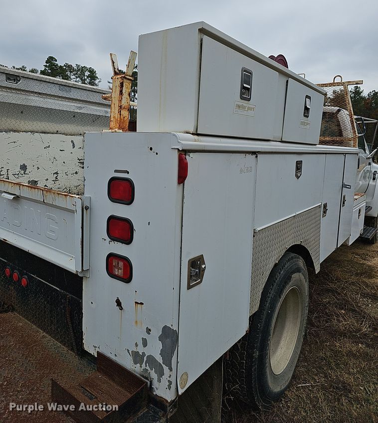 image for item NP9161 2008 Ford F750 Super Duty XL utility / service truck