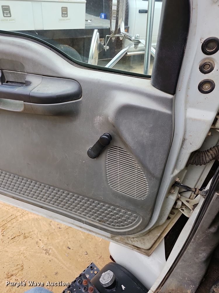 image for item NP9161 2008 Ford F750 Super Duty XL utility / service truck