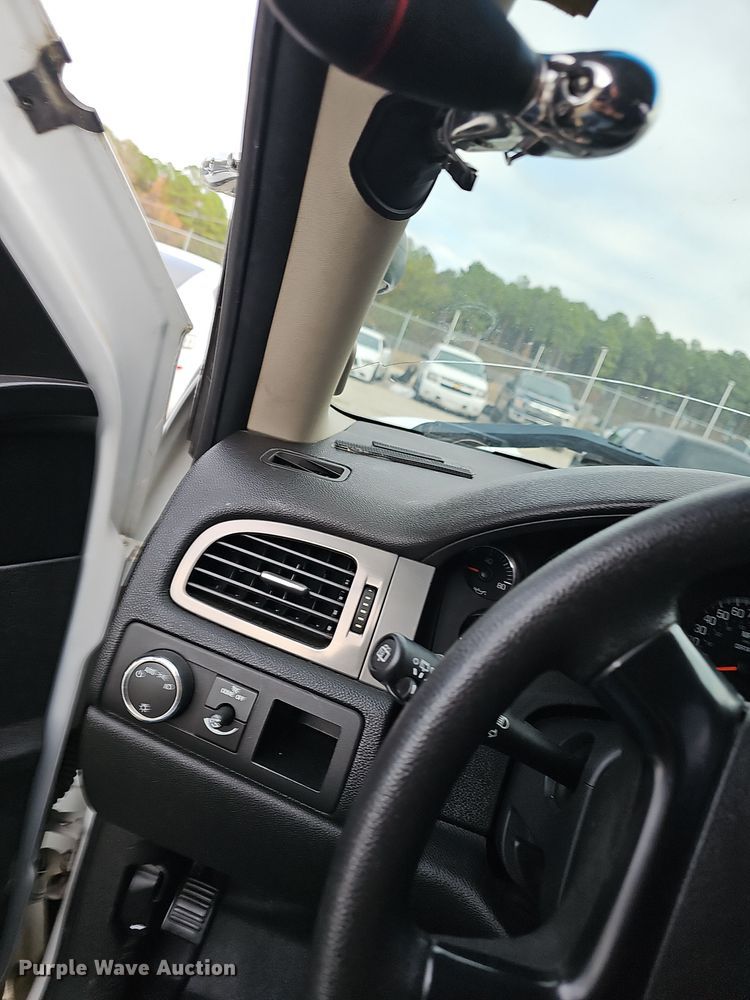 image for item NP9174 2011 Chevrolet Tahoe Police SUV