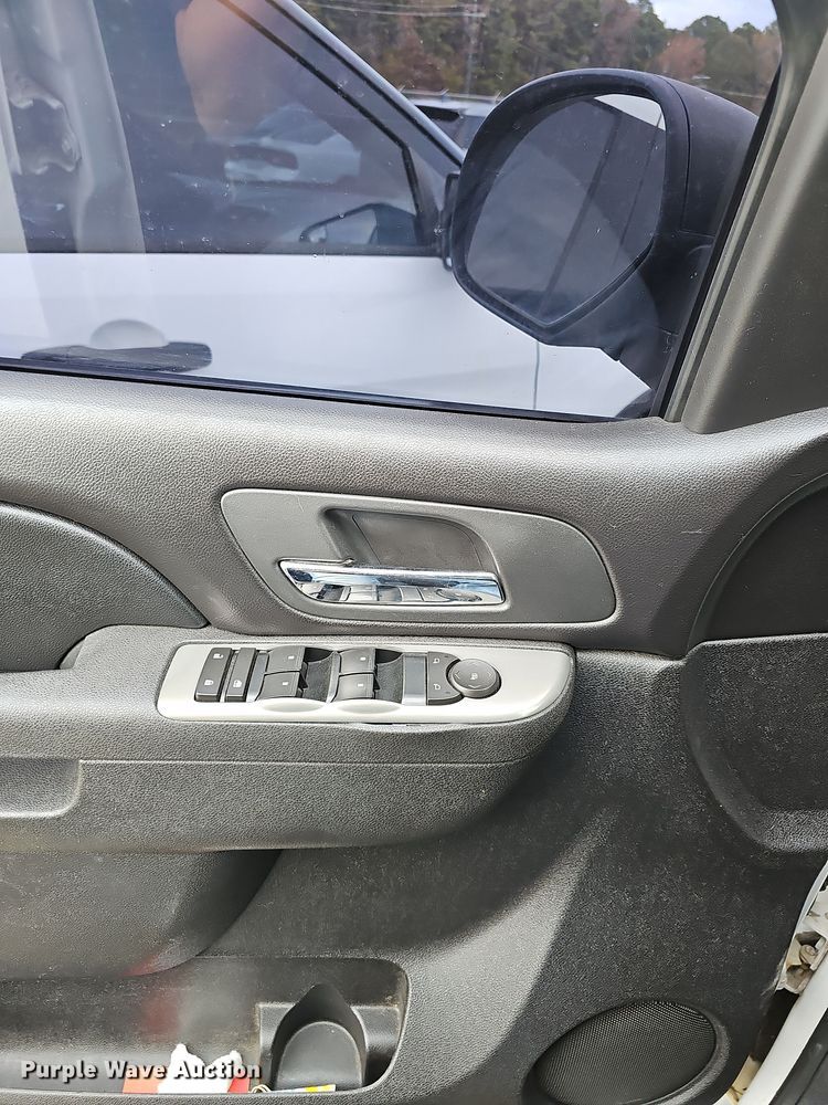 image for item NP9174 2011 Chevrolet Tahoe Police SUV