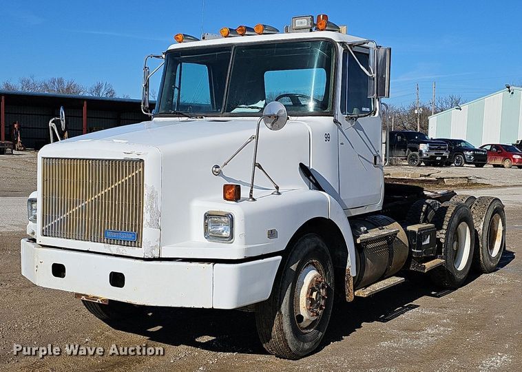 image for item NP9383 1995 Volvo White GMC semi truck