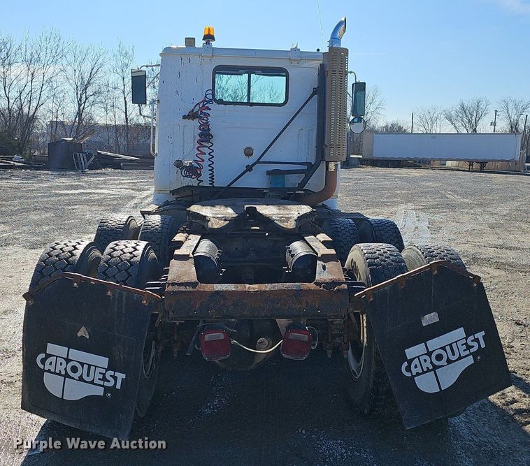 image for item NP9383 1995 Volvo White GMC semi truck