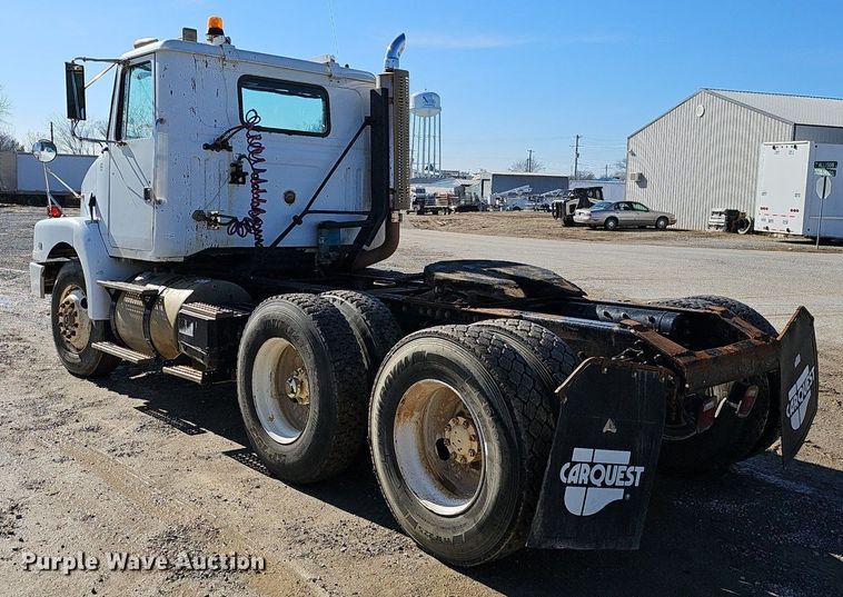 image for item NP9383 1995 Volvo White GMC semi truck