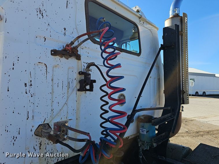 image for item NP9383 1995 Volvo White GMC semi truck