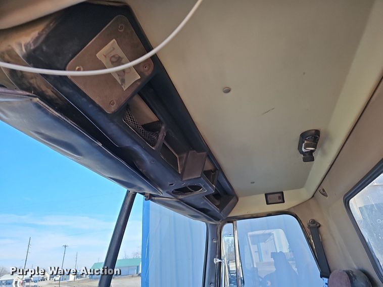 image for item NP9383 1995 Volvo White GMC semi truck