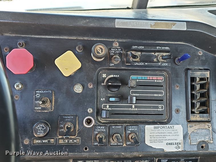 image for item NP9383 1995 Volvo White GMC semi truck