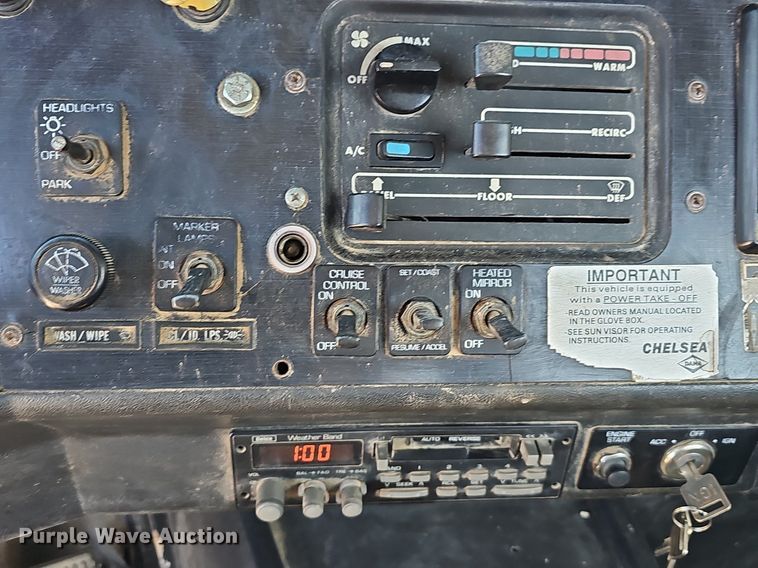 image for item NP9383 1995 Volvo White GMC semi truck